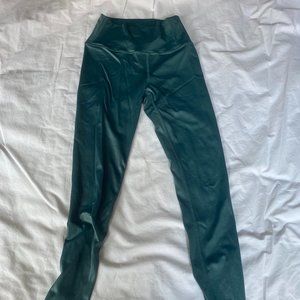 Alo Yoga Medium High-Waist Shine Legging